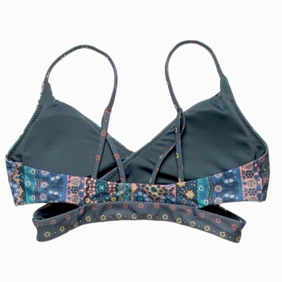 O'Neill Margot Wrap Top - Picture 7 of 13